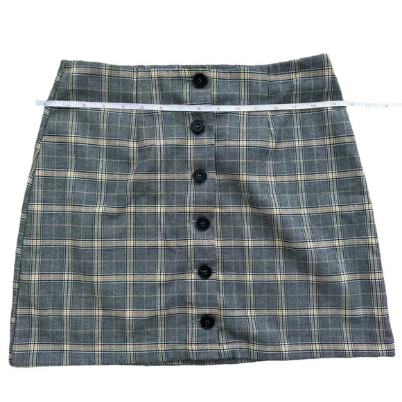 Forever 21 Plaid Mini Skirt trendy , Size small - Picture 7 of 7